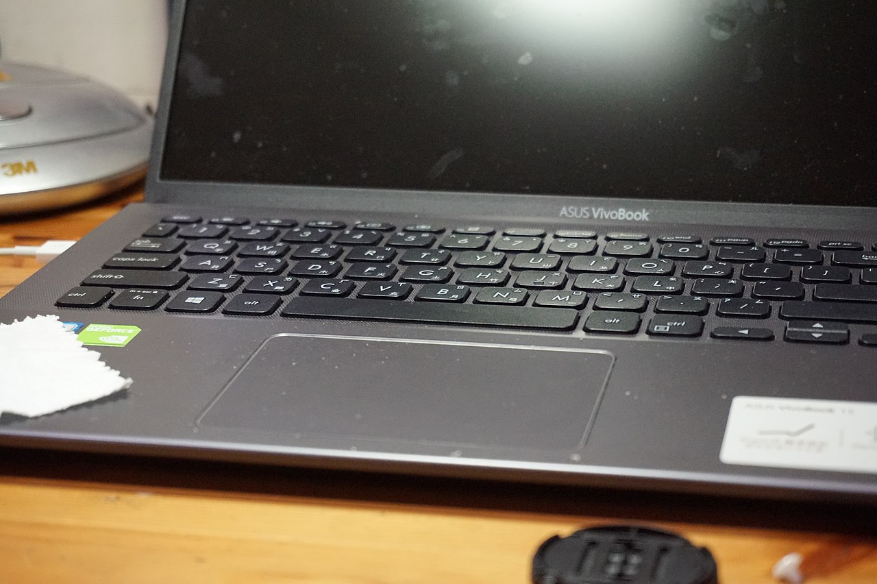 ASUS Vivobook 15 X1504 (Intel / 16 Go / 512 Go SSD)